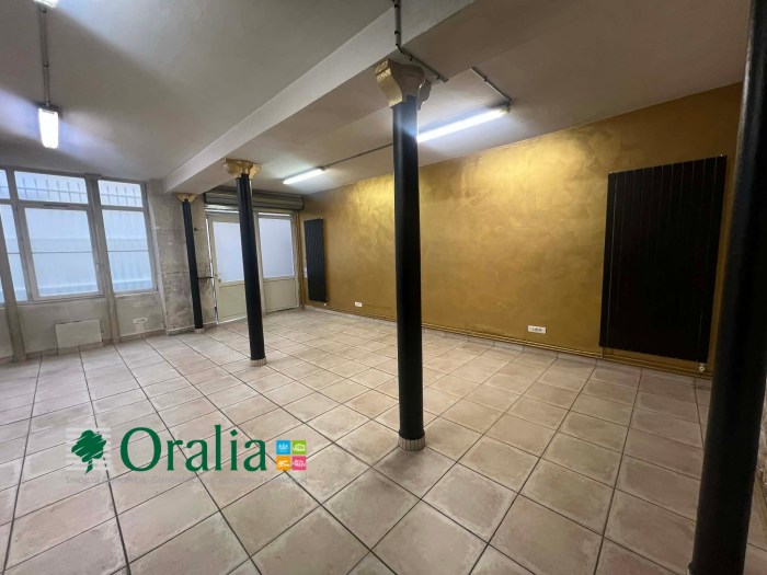 Image 3 sur 11 - Local commercial  ·  Location · Paris (75003) · 67m²