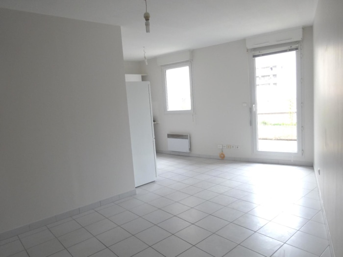 Image 2 sur 9 - Appartement  ·  Location · Grenoble (38000) · 1 pièce · 32m²