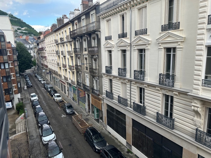 Image 11 sur 13 - Appartement  ·  Location · Grenoble (38000) · 1 pièce · 33m²