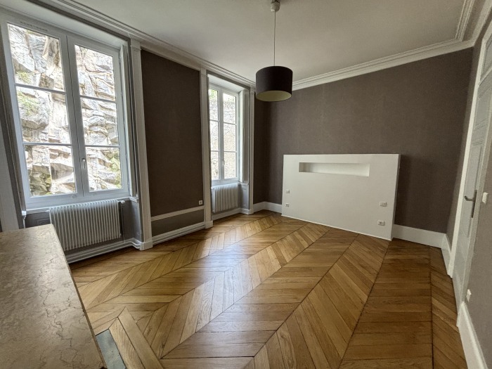 Image 6 sur 11 - Appartement  ·  Location · Lyon (69001) · 4 pièces · 117m²