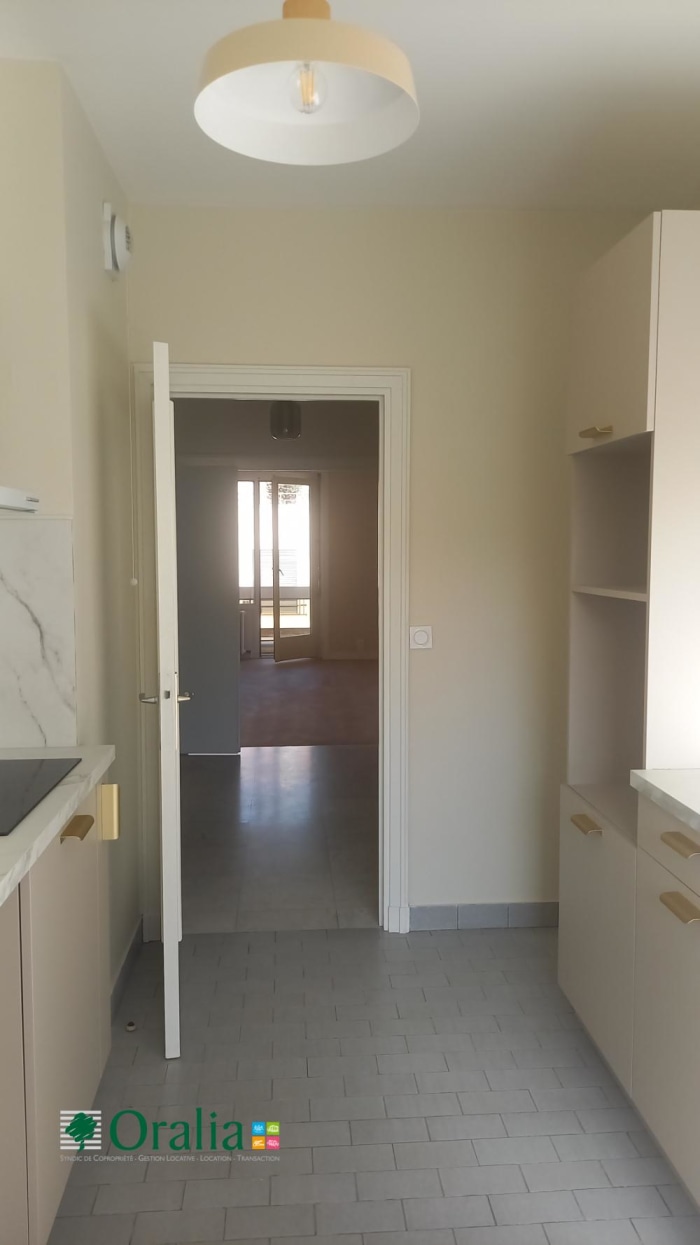 Image 4 sur 22 - Appartement  ·  Location · Lyon (69006) · 3 pièces · 73m²