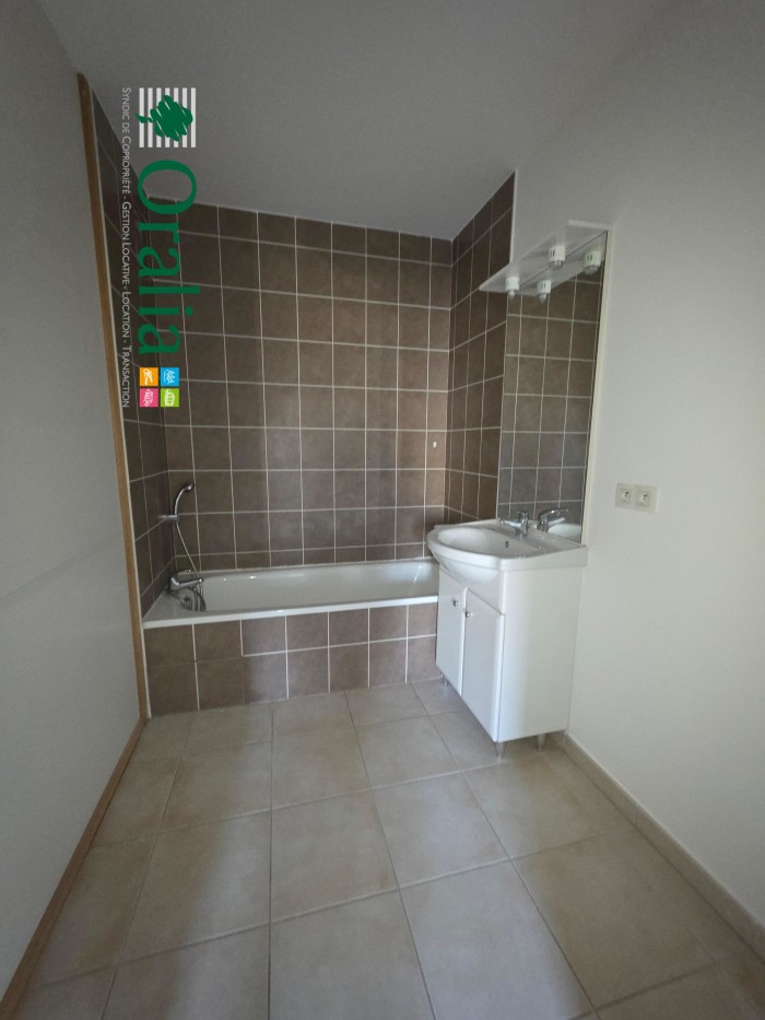 Image 3 sur 18 - Appartement  ·  Location · Meylan (38240) · 4 pièces · 84m²