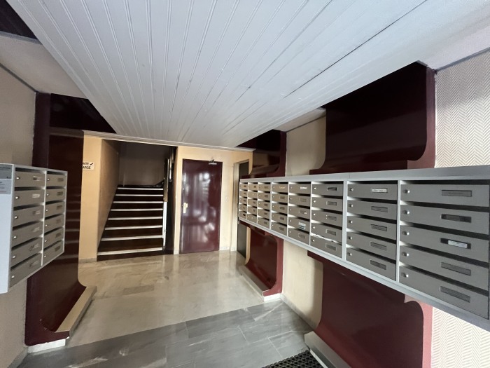 Image 7 sur 9 - Appartement  ·  Location · Marseille (13006) · 1 pièce · 19m²