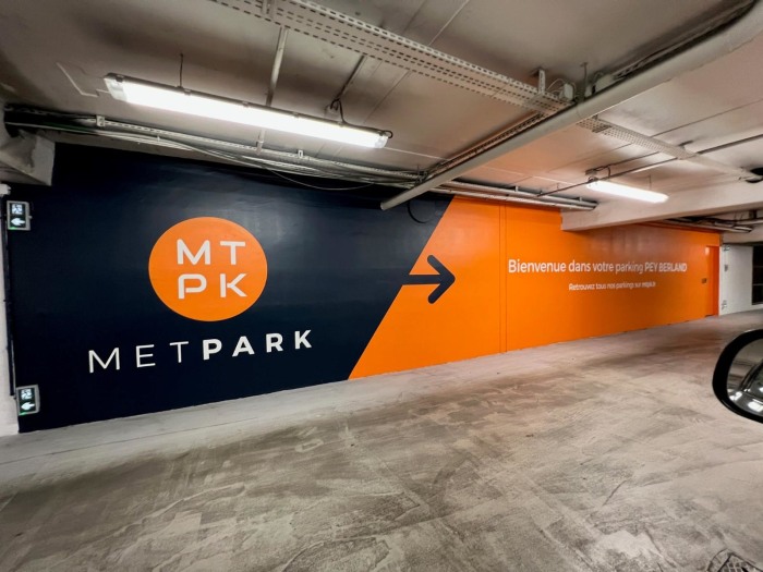 Image 1 sur 6 - Parking  ·  Location · Bordeaux (33000)