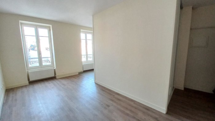 Image 2 sur 8 - Appartement  ·  Location · Villefranche Sur Saone (69400) · 2 pièces · 57m²