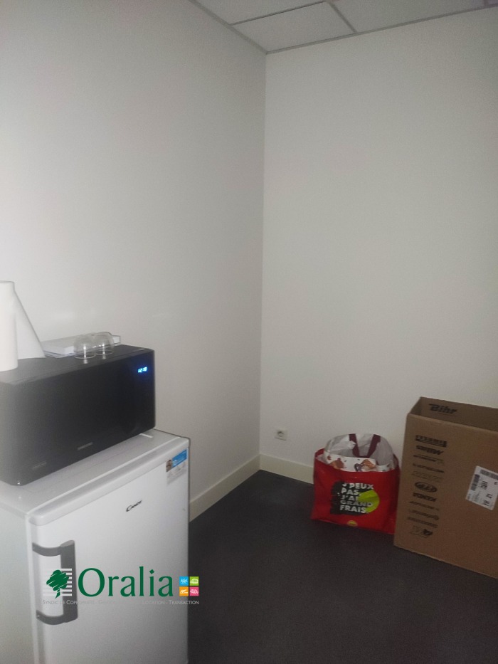 Image 6 sur 7 - Local commercial  ·  Location · Dijon (21000) · 152m²