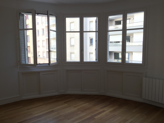 Image 2 sur 6 - Appartement  ·  Location · Villeurbanne (69100) · 2 pièces · 56m²
