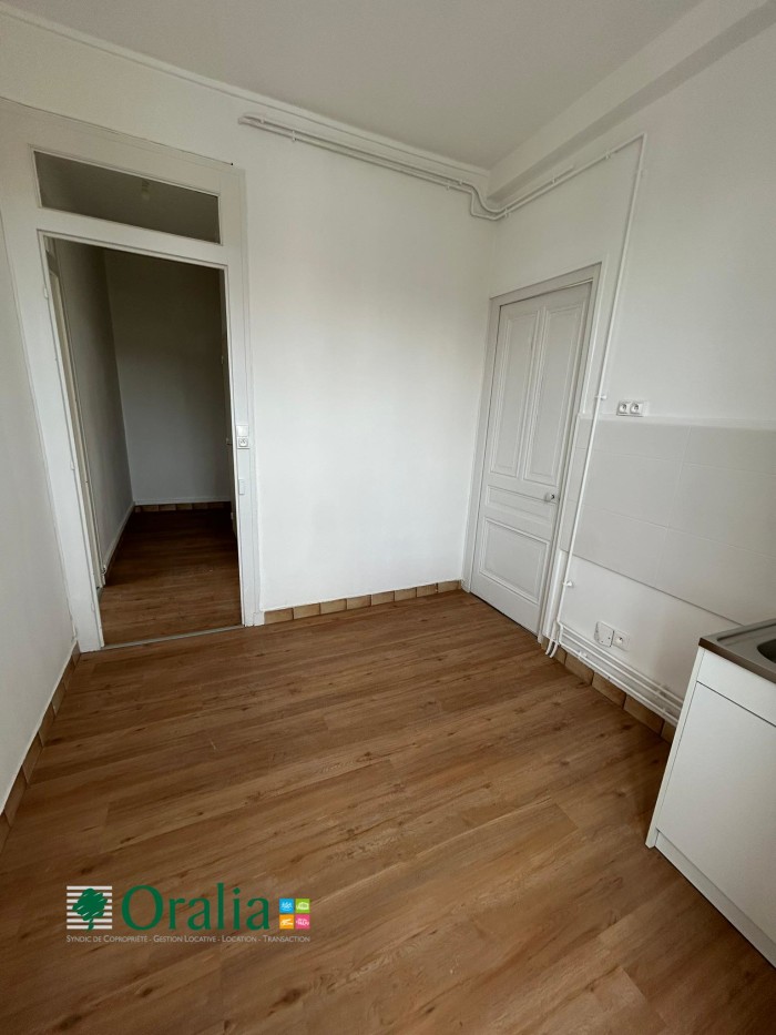 Image 13 sur 16 - Appartement  ·  Location · Bron (69500) · 2 pièces · 39m²