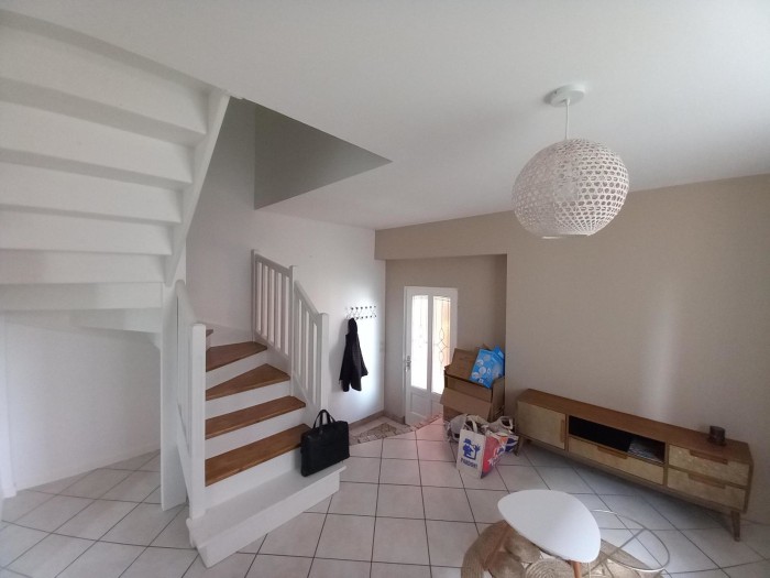 Image 4 sur 12 - Maison  ·  Location · Blace (69460) · 3 pièces · 61m²