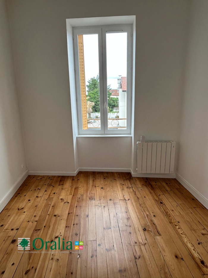 Image 9 sur 16 - Appartement  ·  Location · Bron (69500) · 2 pièces · 39m²