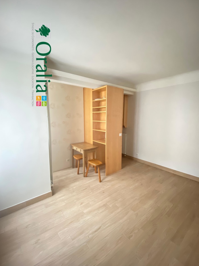 Image 1 sur 12 - Appartement  ·  Location · Paris (75007) · 1 pièce · 21m²