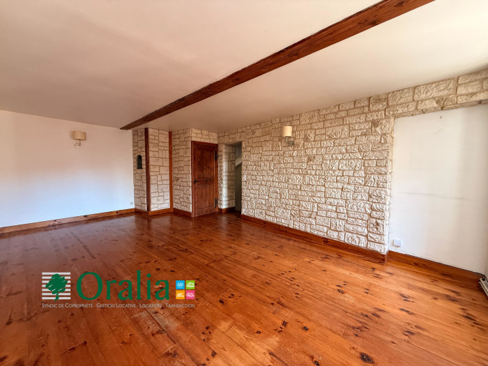 Image 7 sur 12 - Appartement  ·  Location · Savigny (69210) · 3 pièces · 125m²