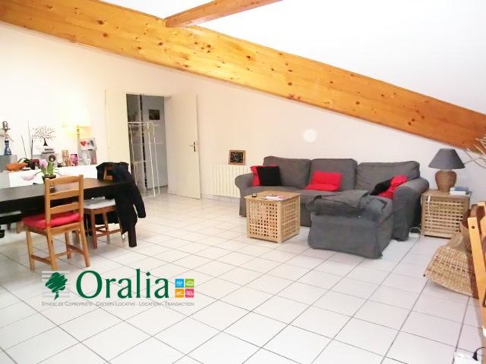 Image 8 sur 18 - Appartement  ·  Location · St Genis Les Ollieres (69290) · 2 pièces · 53m²