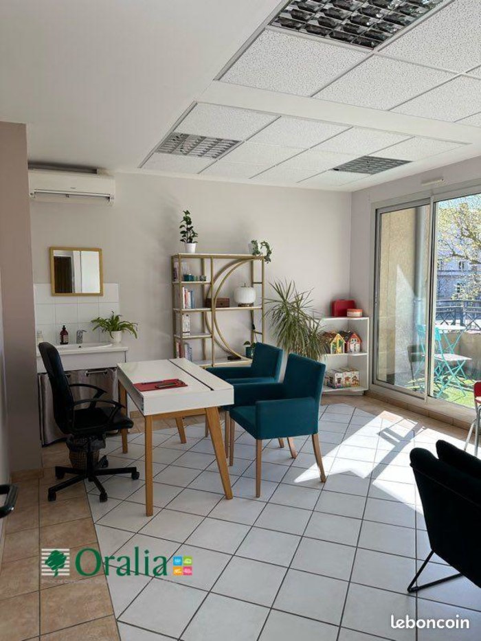 Image 1 sur 1 - Local commercial  ·  Location · Villefranche Sur Saone (69400) · 19m²
