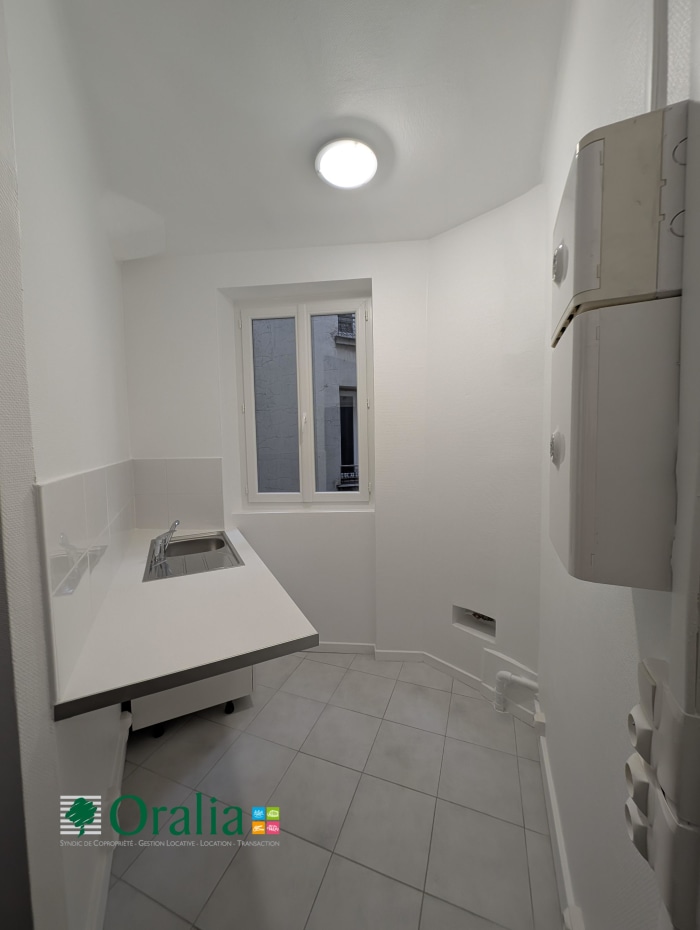 Image 3 sur 5 - Appartement  ·  Location · Paris (75015) · 2 pièces · 34m²
