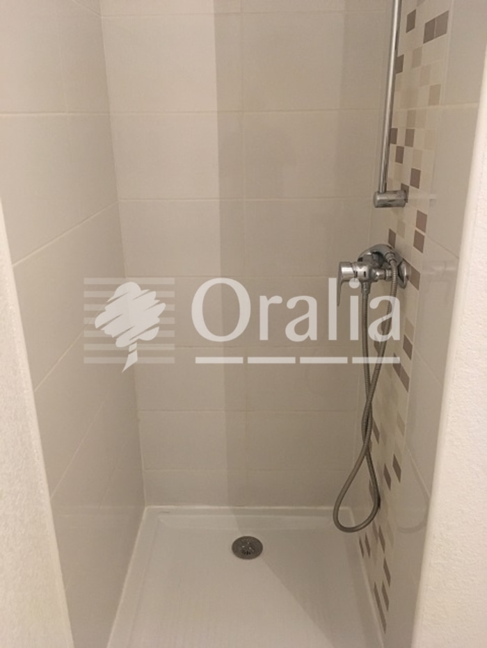 Image 1 sur 10 - Appartement  ·  Location · Nimes (30900) · 2 pièces · 48m²