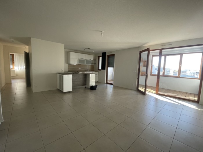 Image 2 sur 8 - Appartement  ·  Location · Bordeaux (33300) · 4 pièces · 88m²