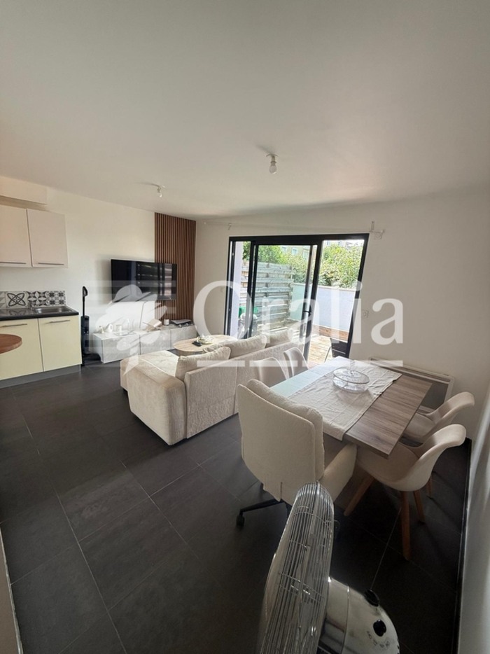 Image 3 sur 9 - Appartement  ·  Location · Mios (33380) · 2 pièces · 44m²