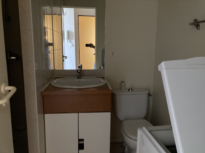 Image 4 sur 5 - Appartement  ·  Location · Bordeaux (33000) · 1 pièce · 18m²