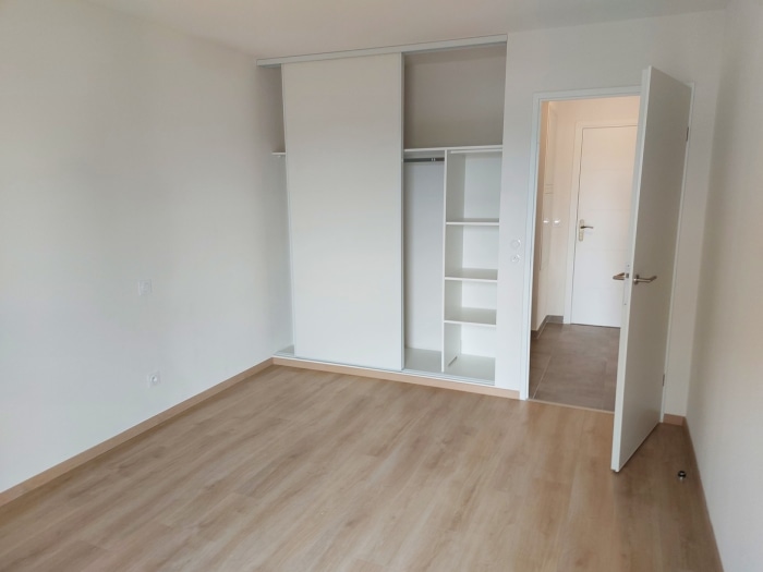 Image 2 sur 4 - Appartement  ·  Location · Bassens (33530) · 2 pièces · 53m²