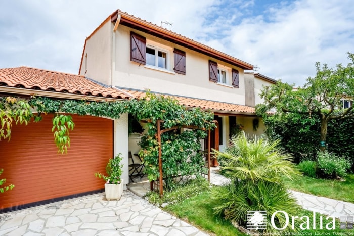 Image 1 sur 14 - Maison/villa  ·  Vente · Bordeaux (33200) · 6 pièces · 135m²
