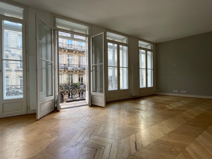 Image 3 sur 10 - Appartement  ·  Vente · Bordeaux (33000) · 3 pièces · 82m²