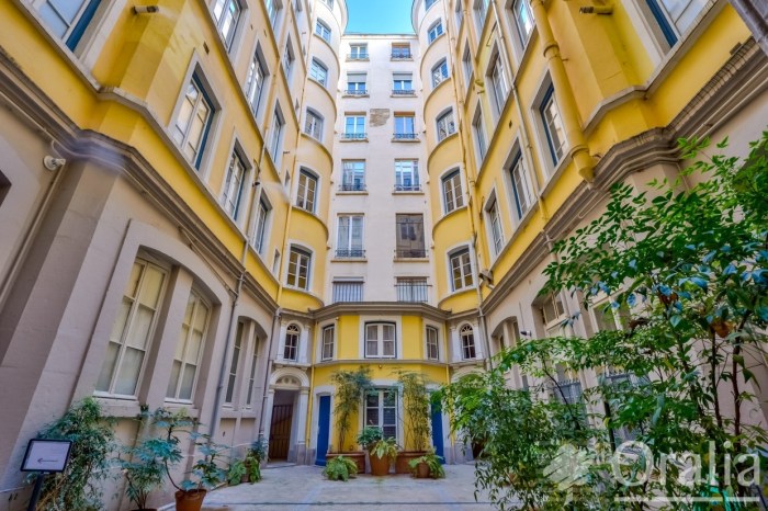 Image 10 sur 11 - Appartement  ·  Vente · Lyon (69006) · 6 pièces · 123m²