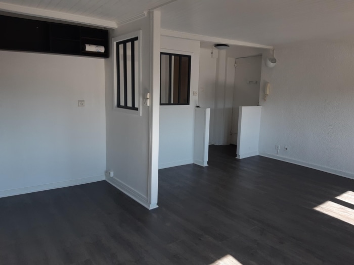 Image 7 sur 8 - Immeuble  ·  Vente · L Arbresle (69210) · 150m²