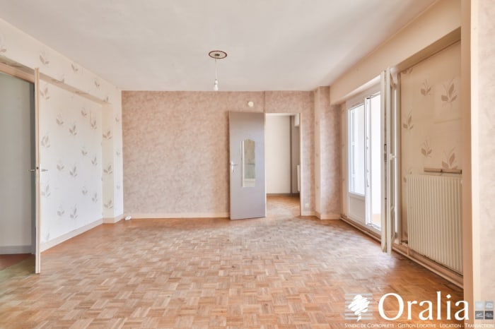 Image 1 sur 19 - Appartement  ·  Vente · Caluire Et Cuire (69300) · 6 pièces · 105m²