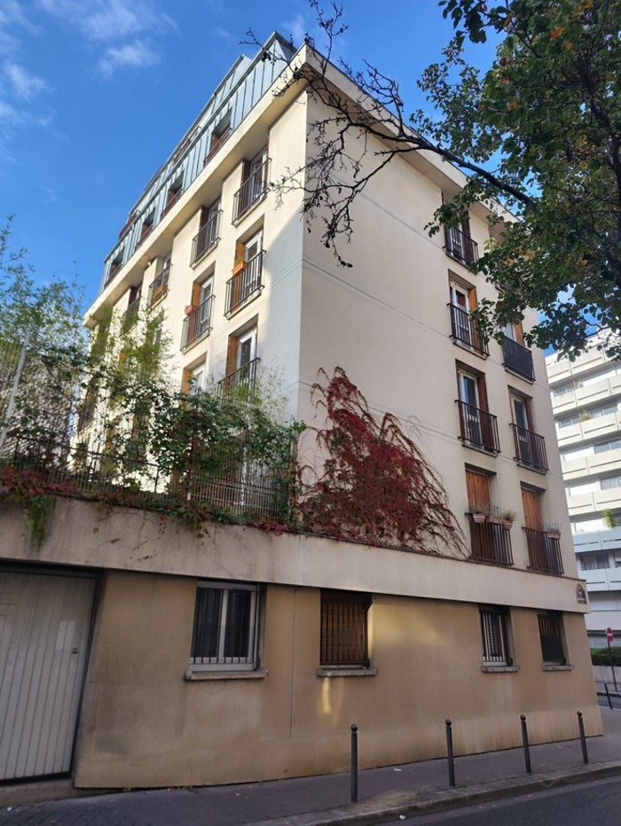 Image 1 sur 4 - Appartement  ·  Vente · Paris (75018) · 1 pièce · 15m²