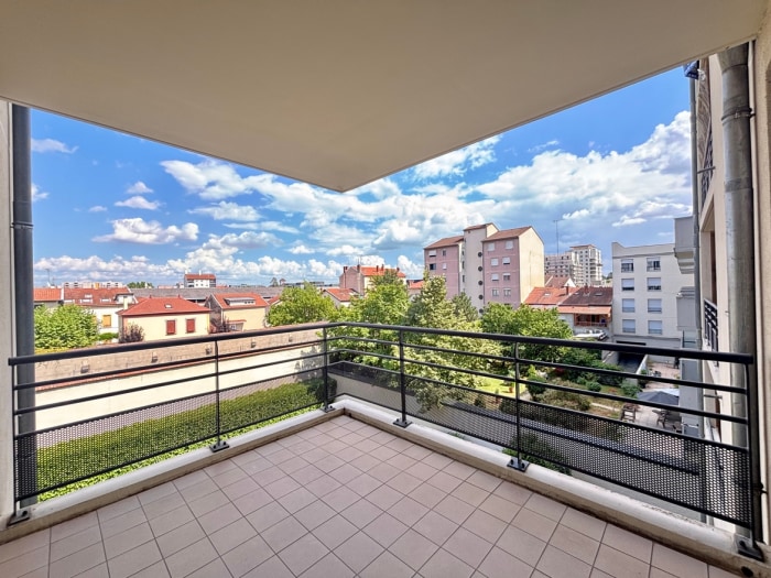 Image 1 sur 11 - Appartement  ·  Vente · Villeurbanne (69100) · 3 pièces · 71m²