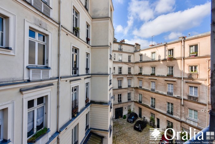 Image 1 sur 12 - Appartement  ·  Vente · Paris (75004) · 3 pièces · 45m²
