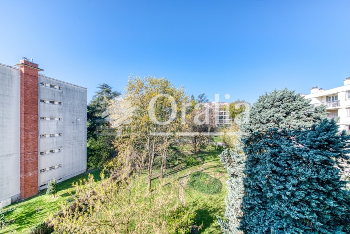 Image 9 sur 11 - Appartement  ·  Vente · Bron (69500) · 3 pièces · 70m²