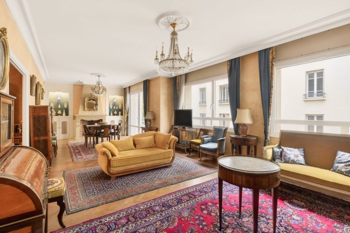 Image 1 sur 15 - Appartement  ·  Vente · Lyon (69006) · 5 pièces · 131m²