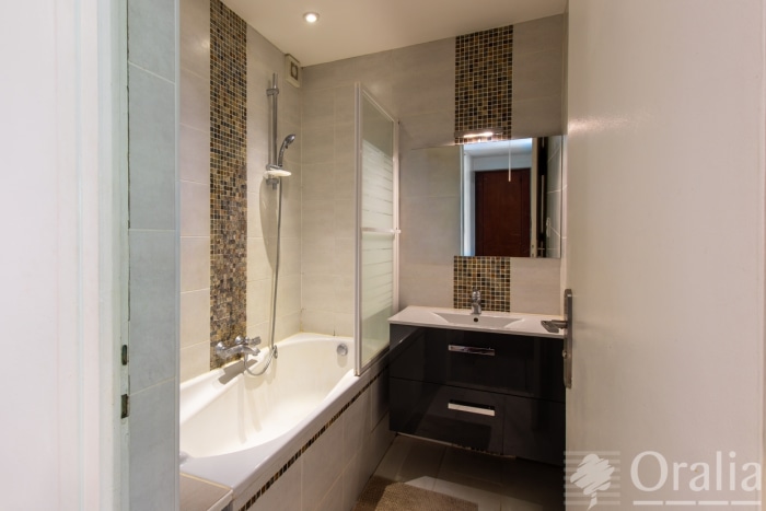 Image 6 sur 11 - Appartement  ·  Vente · Caluire Et Cuire (69300) · 4 pièces · 82m²
