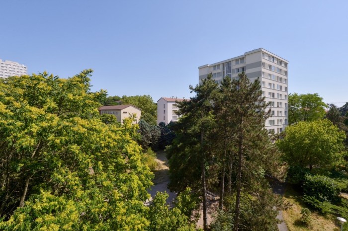 Image 1 sur 16 - Appartement  ·  Vente · Caluire Et Cuire (69300) · 4 pièces · 71m²