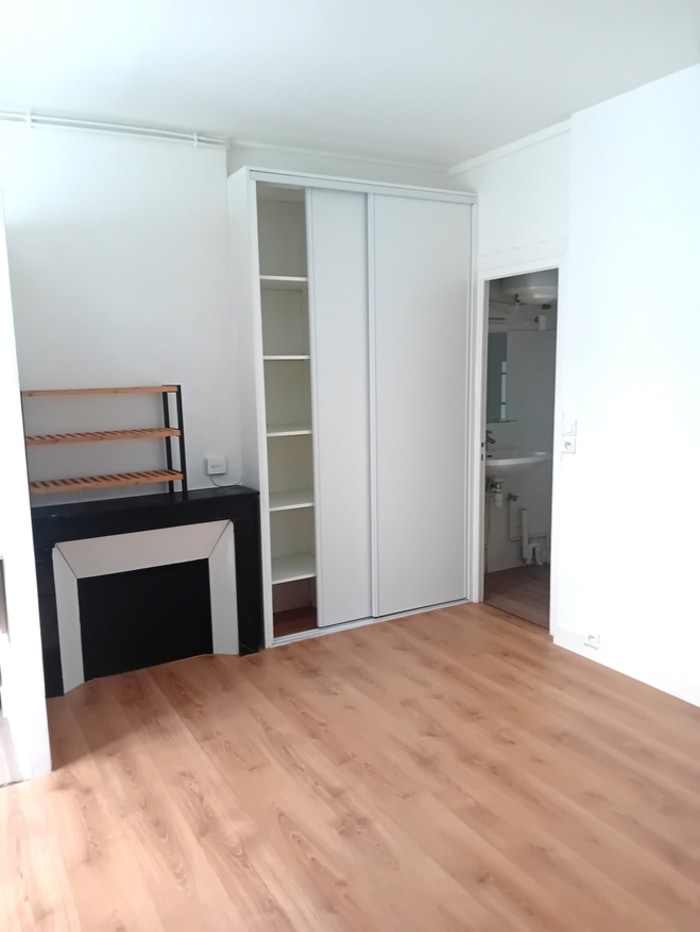 Image 3 sur 6 - Appartement  ·  Vente · Paris (75017) · 1 pièce · 18m²