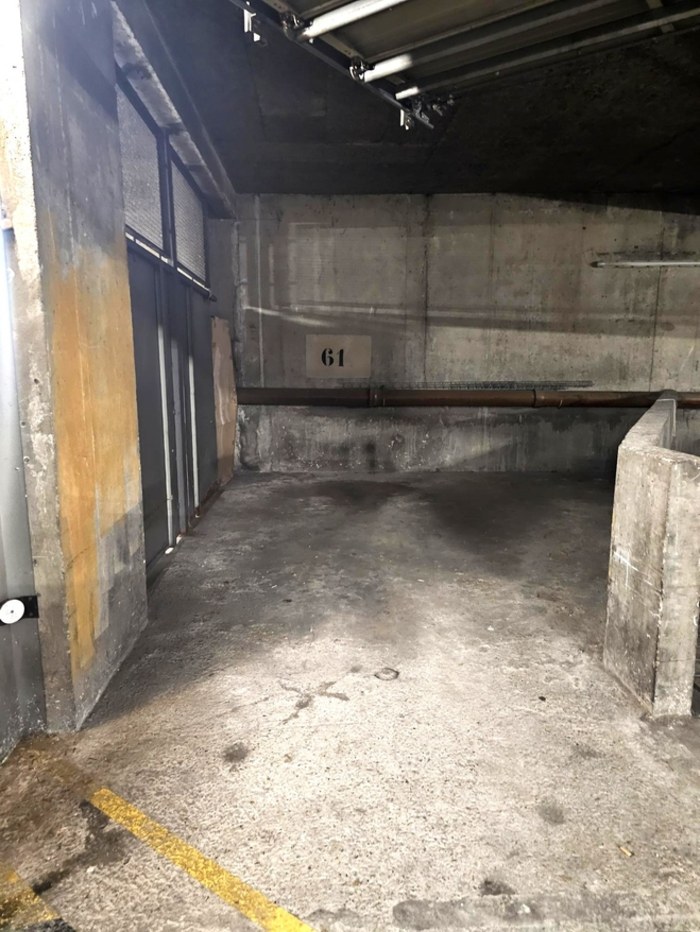 Image 3 sur 5 - Parking/box  ·  Vente · Paris 15 (75015) · 10m²