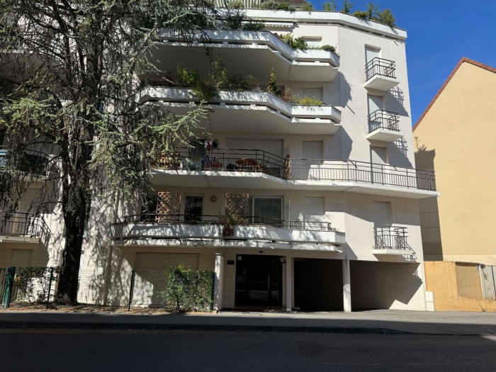 Image 1 sur 8 - Appartement  ·  Vente · Dijon (21000) · 2 pièces · 43m²