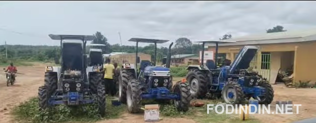 Tracteur agricole Massey Ferguson