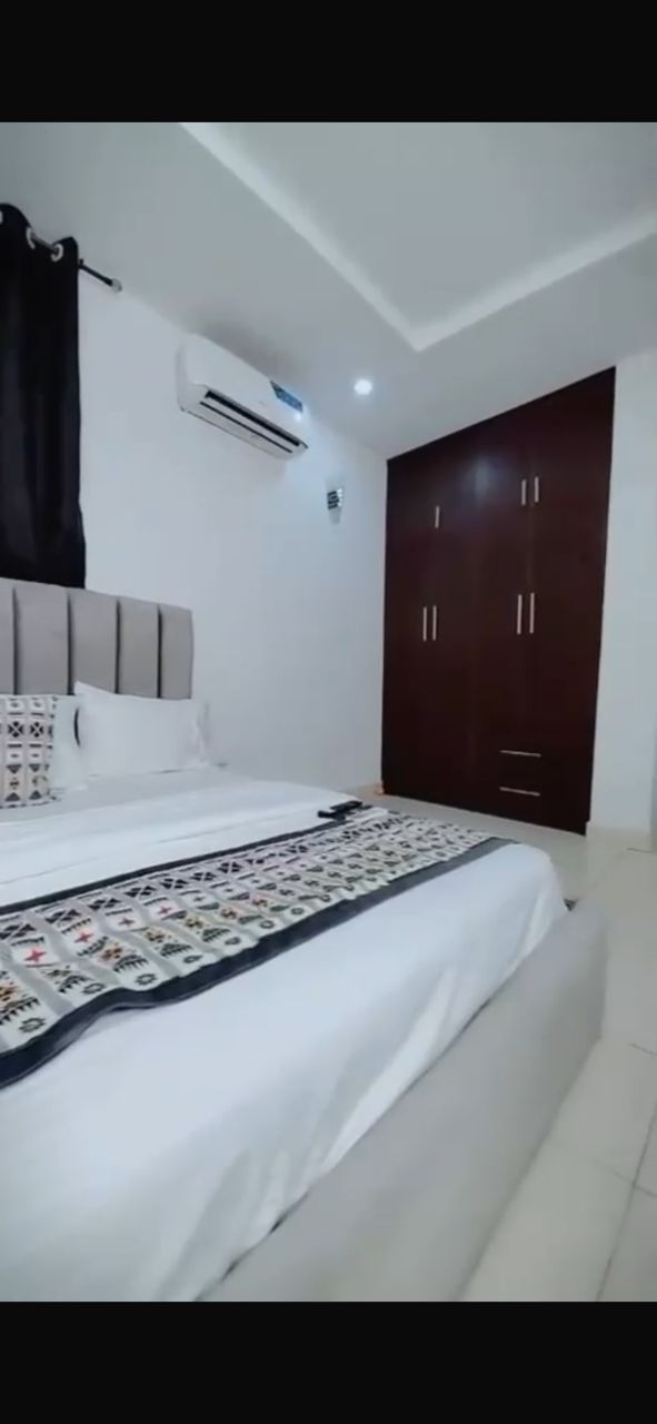 Single Room, Mabushi