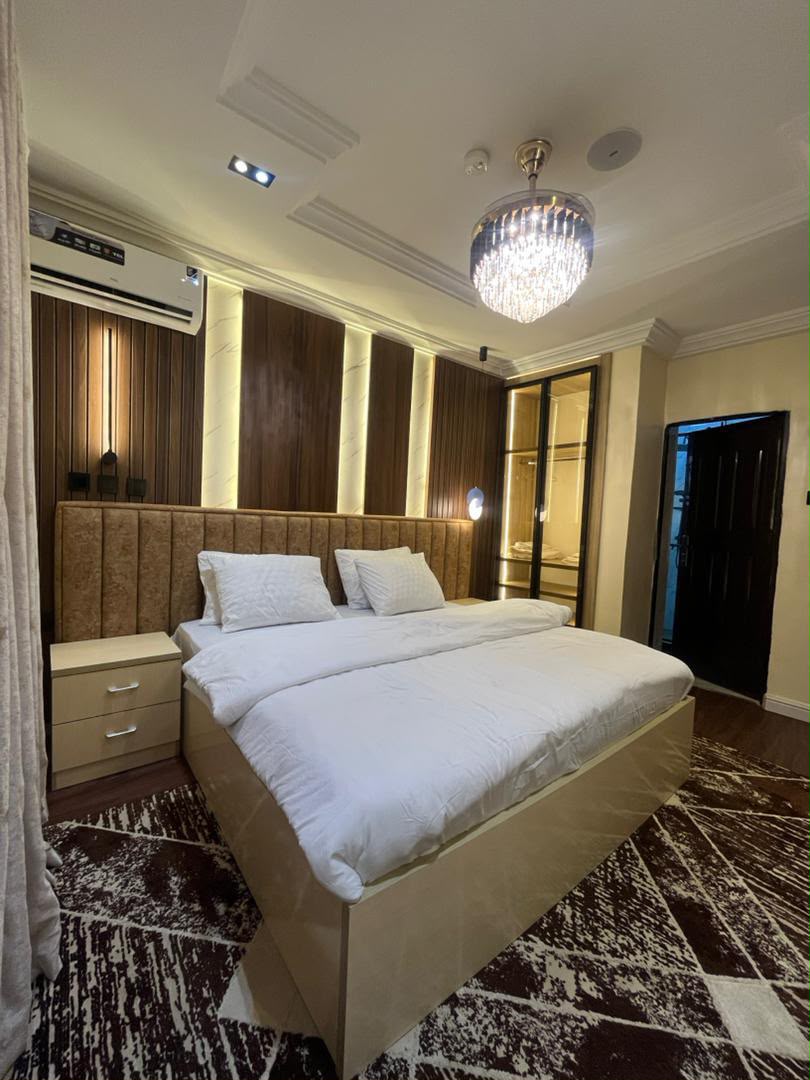 One Bedroom, Jahi view 2