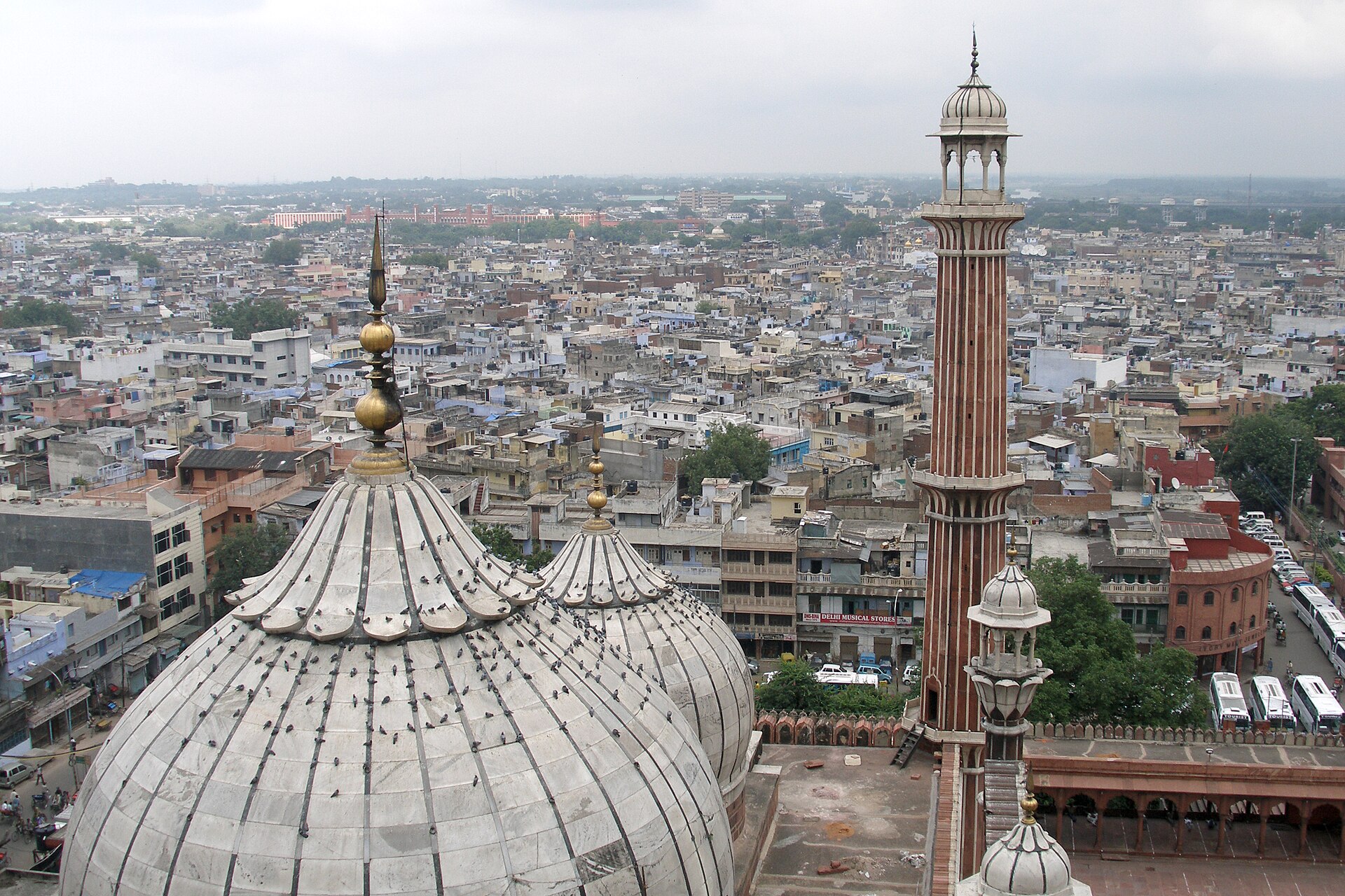 Delhi Tour Operators Combine Rickshaw Rides, Monuments, Street Food