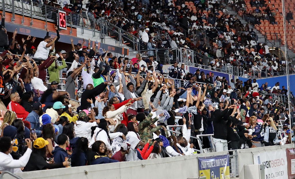 Caracas FC Battles Monagas SC in Critical Liga FUTVE Clash