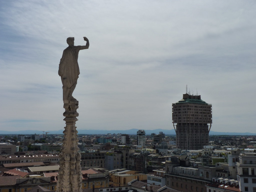 I migliori rooftop bar di Milano: dove bere con vista questa estate