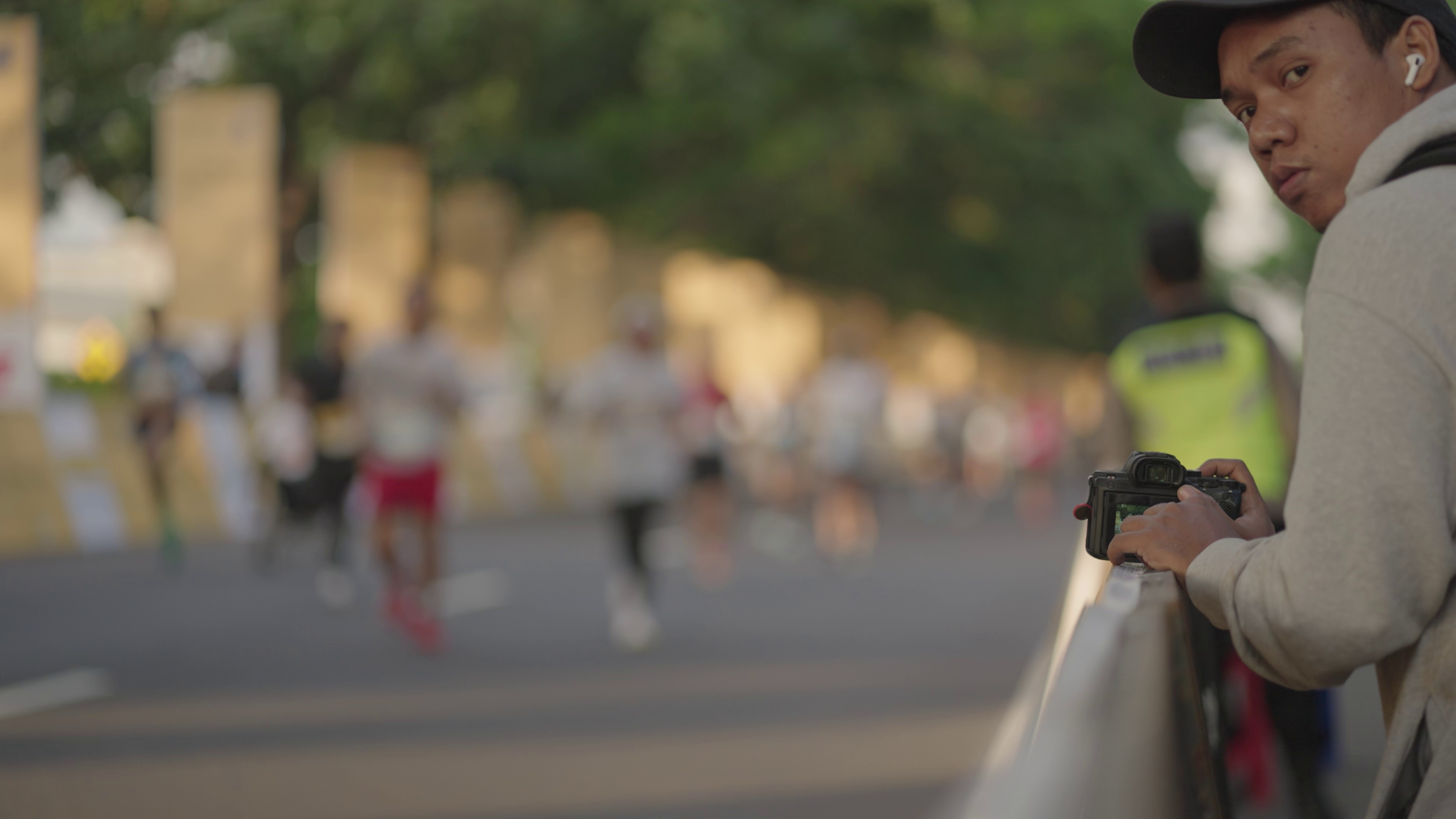 Screen Time & Sleep in Medellín: What Science Shows
