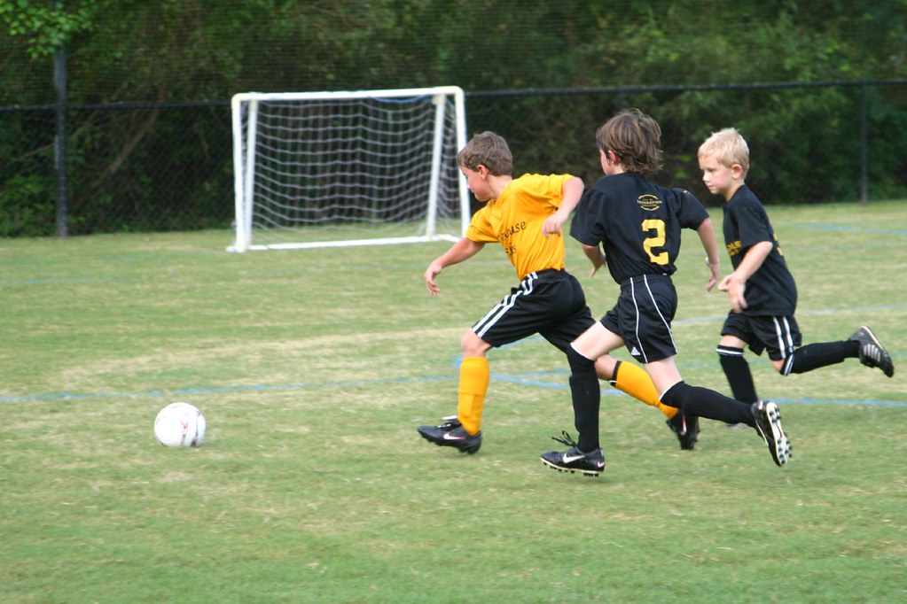 Berlin's Local Facilities Shape Amateur Football Division Rankings
