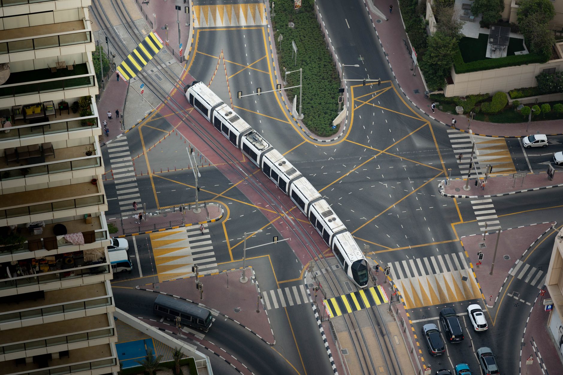 Dubai Heat and Traffic Stress: Local Health Experts Share Management Strategies