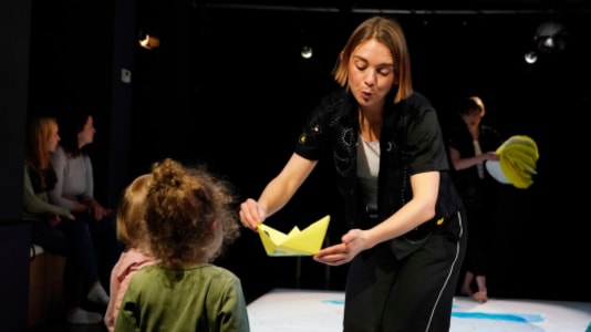 Spuren / 1-5 Jahre / 50 Minuten - Fri, Dec 04, 2026, 16:00 at Kulturzentrum F23, Gastgebgasse 4, 1230 Wien, Österreich