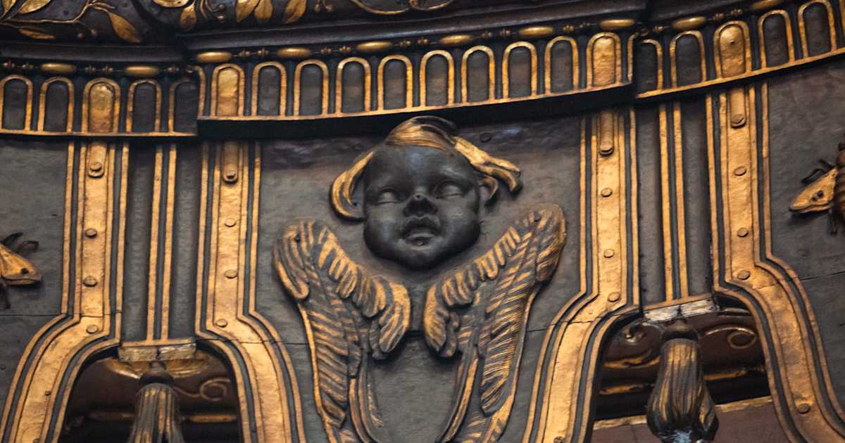 PHOTOS: Restoration of Bernini's baldacchino begins in St. Peter's
